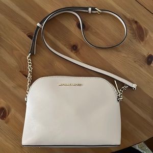 Michael kors crossbody purse
